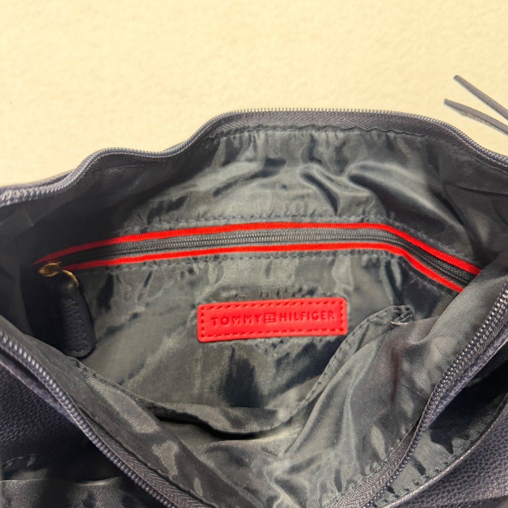 Tommy Hilfiger Navy Blue Pebbled Faux Leather Shoulder Bag Striped Trim Hobo - Picture 6 of 9